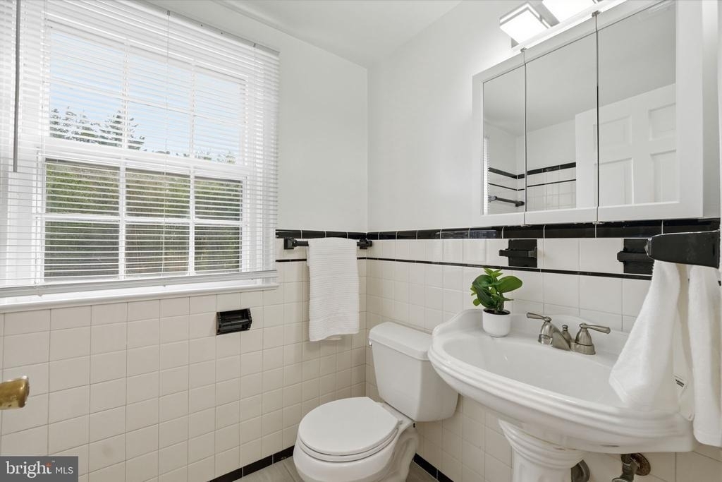 7200 Wells Parkway - Photo 9