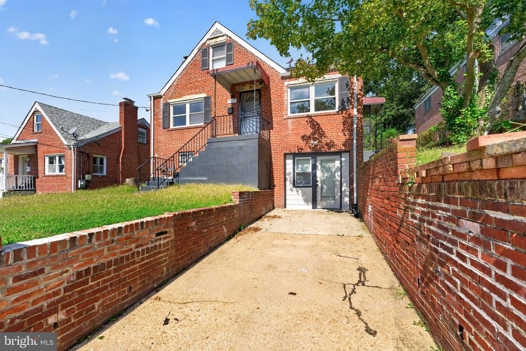 1807 Nova Avenue - Photo 1