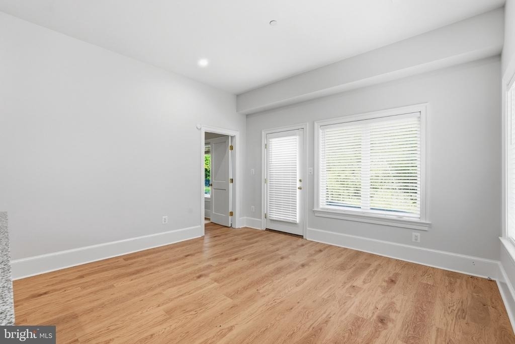 10205 Sorrel Avenue - Photo 3