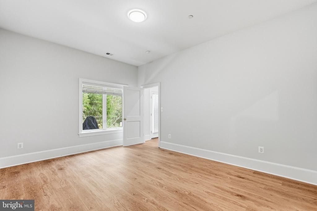 10205 Sorrel Avenue - Photo 5