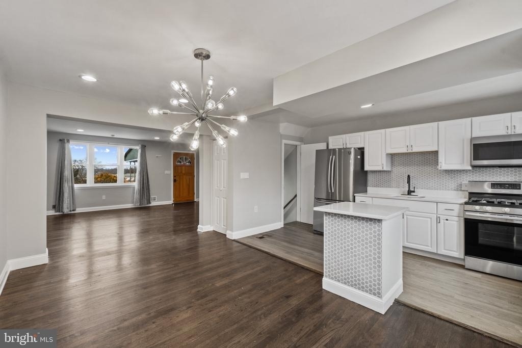 4923 Saint Gemma Road - Photo 6