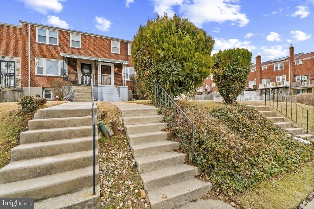 4923 Saint Gemma Road - Photo 2