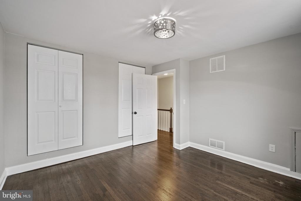 4923 Saint Gemma Road - Photo 10
