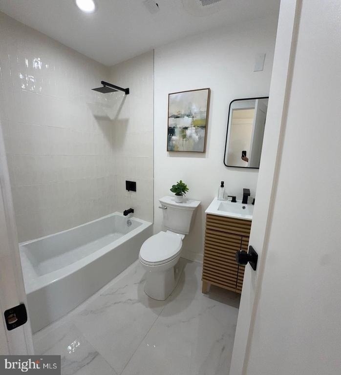 3435 Dupont Avenue - Photo 33
