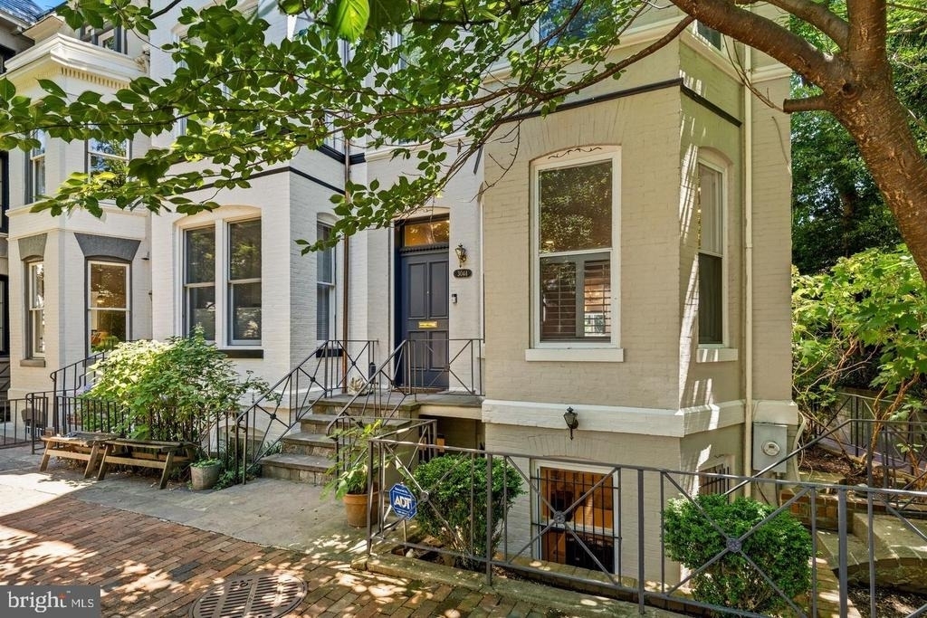 3044 Cambridge Place Nw - Photo 0