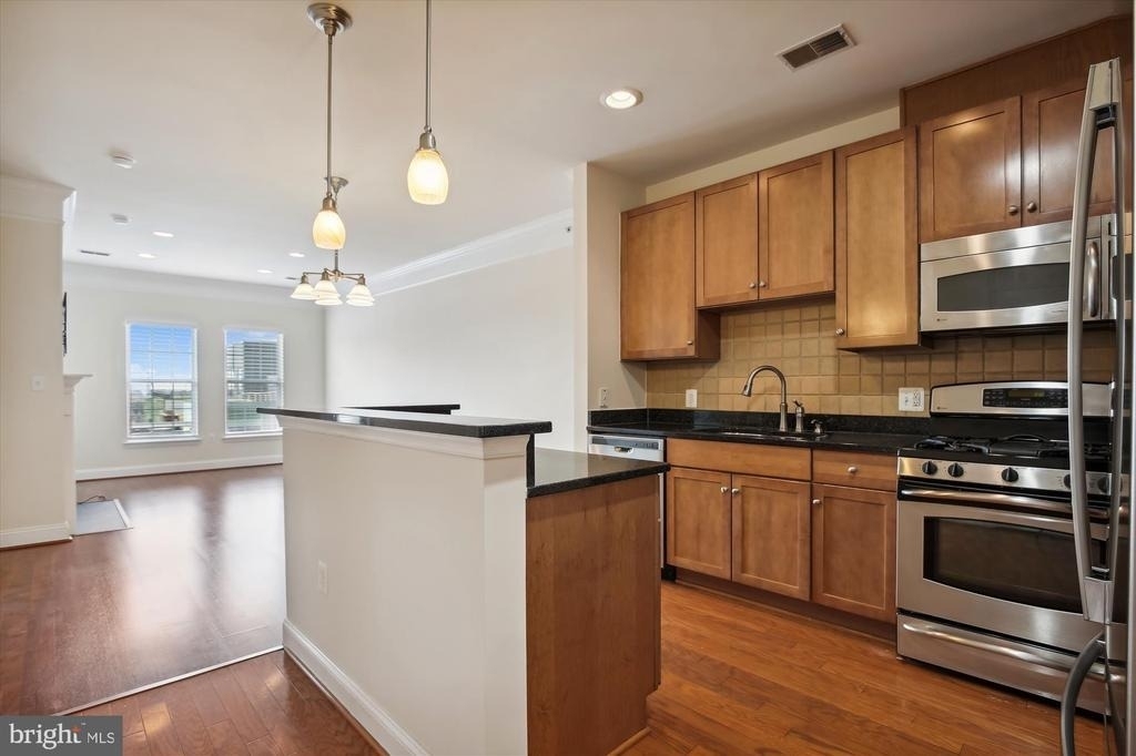 1451 Belmont Street Nw - Photo 7