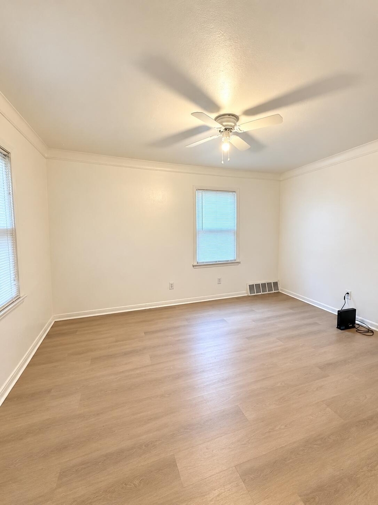 1819 Richmond Avenue - Photo 2