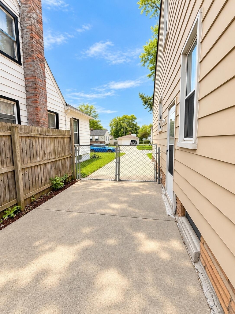 1819 Richmond Avenue - Photo 4