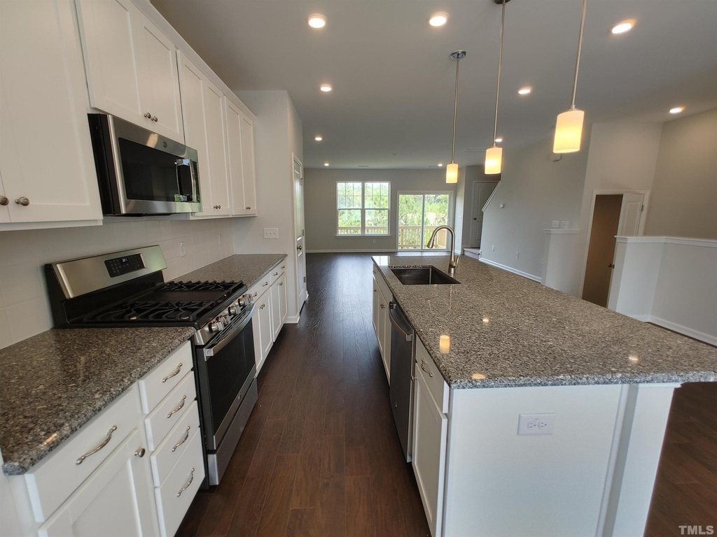 1029 Commack Drive - Photo 4