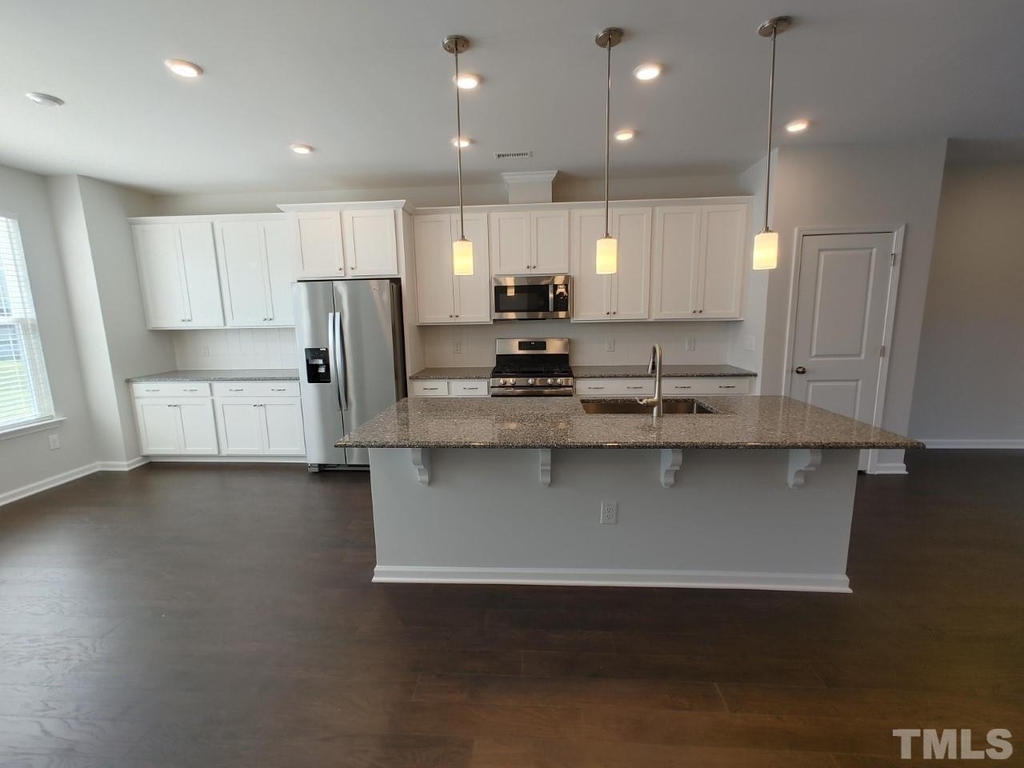1029 Commack Drive - Photo 3