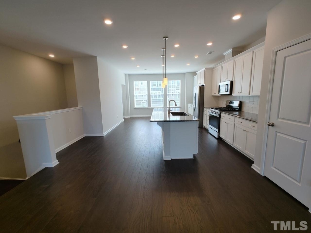 1029 Commack Drive - Photo 2