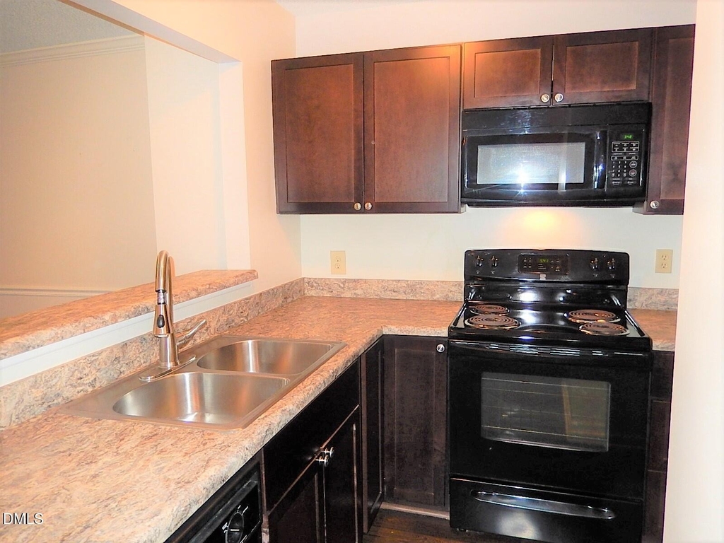 1319 Wall Road - Photo 6