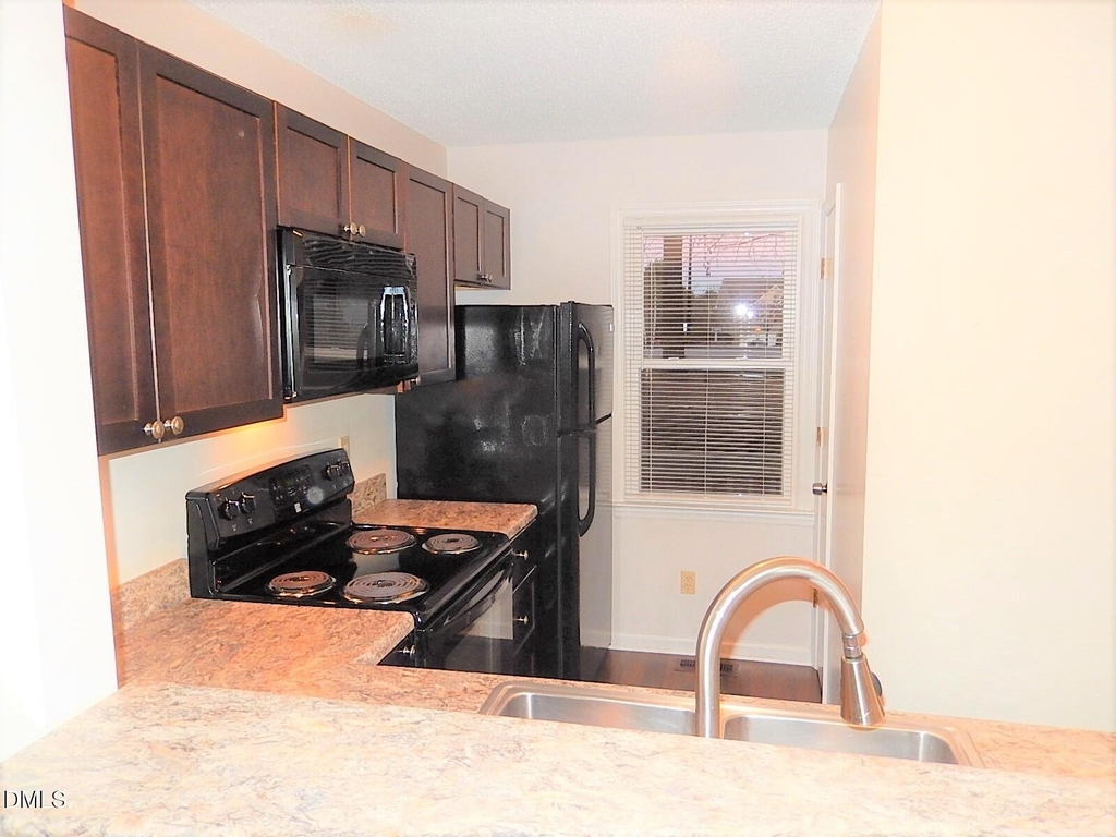 1319 Wall Road - Photo 4
