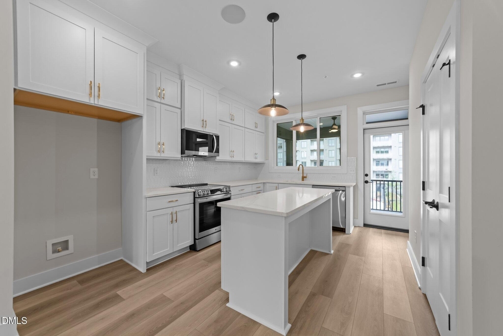 710 W North Street - Photo 5
