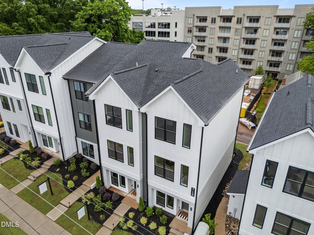 710 W North Street - Photo 2