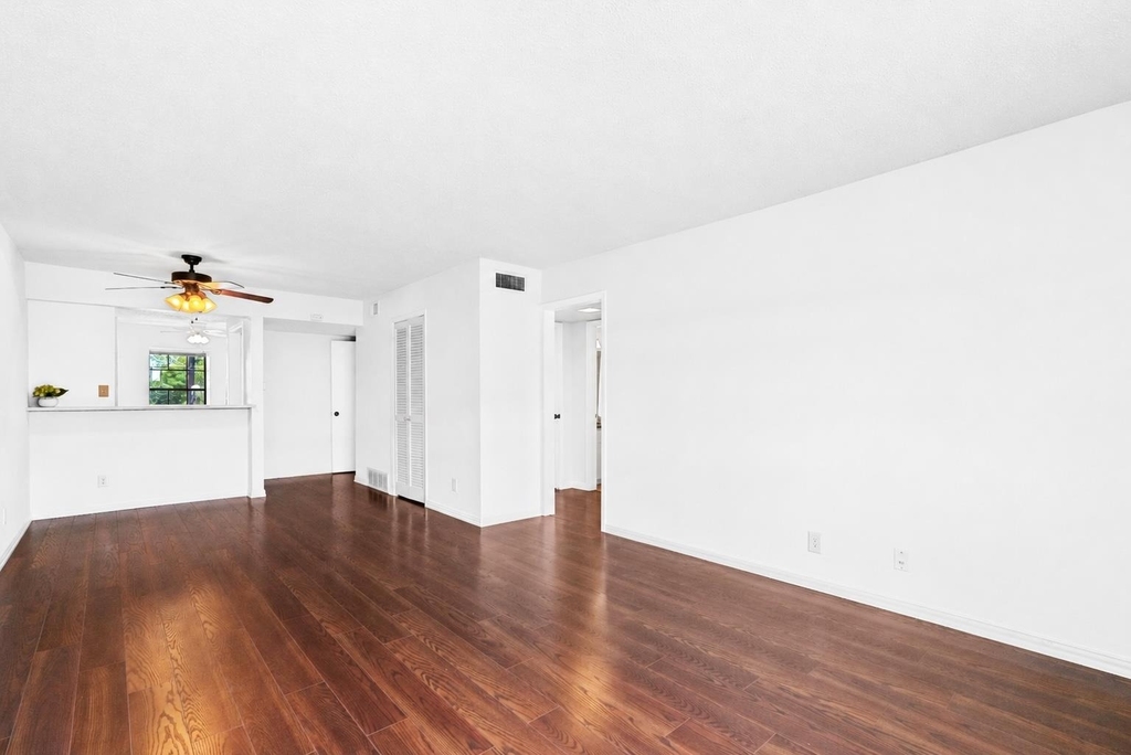 2425 Ashdale Dr - Photo 15
