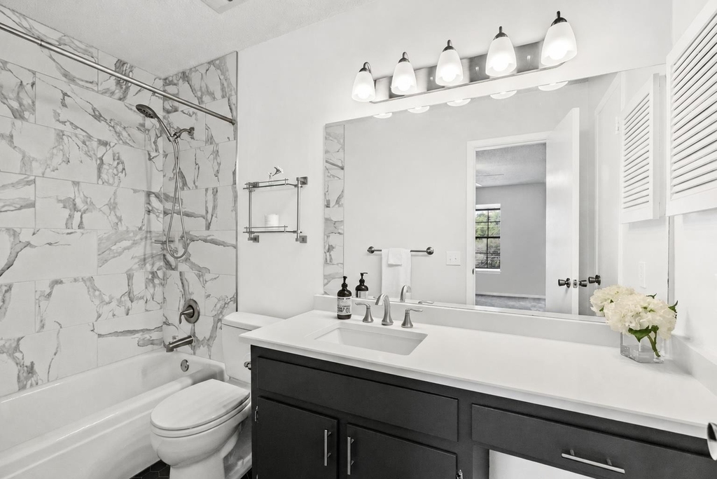 2425 Ashdale Dr - Photo 10