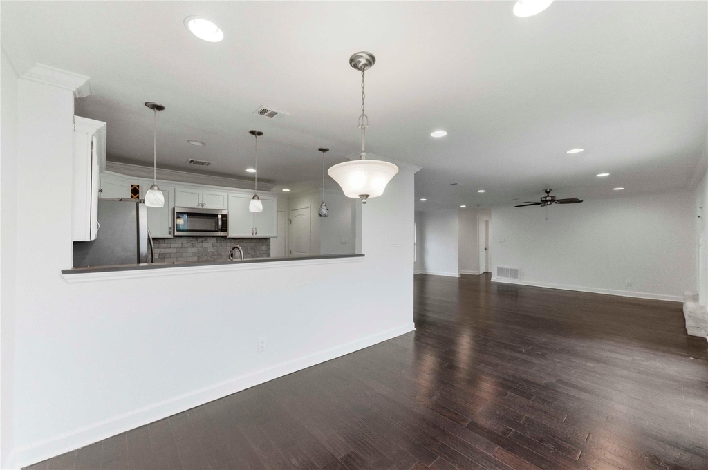 1909 Crooked Ln - Photo 12