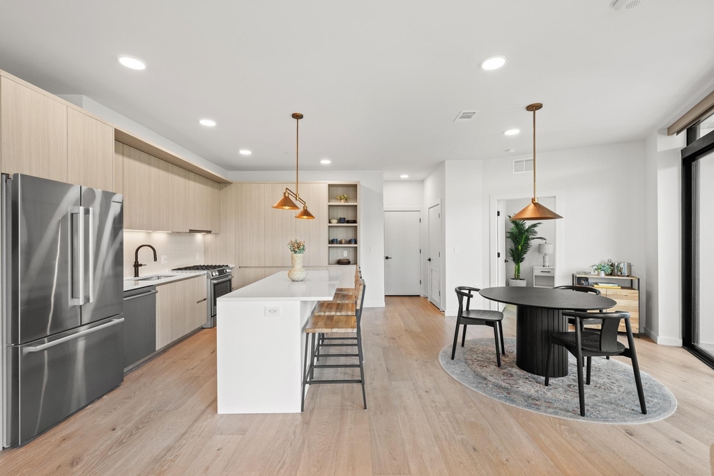 2209 S 1st St - Photo 2