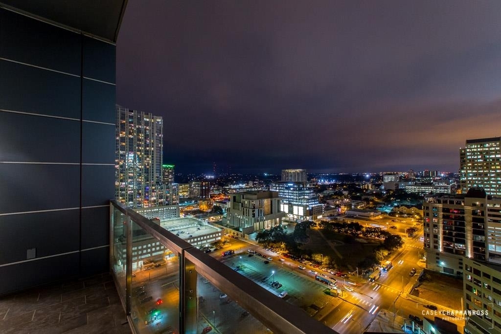 210 Lavaca St - Photo 15