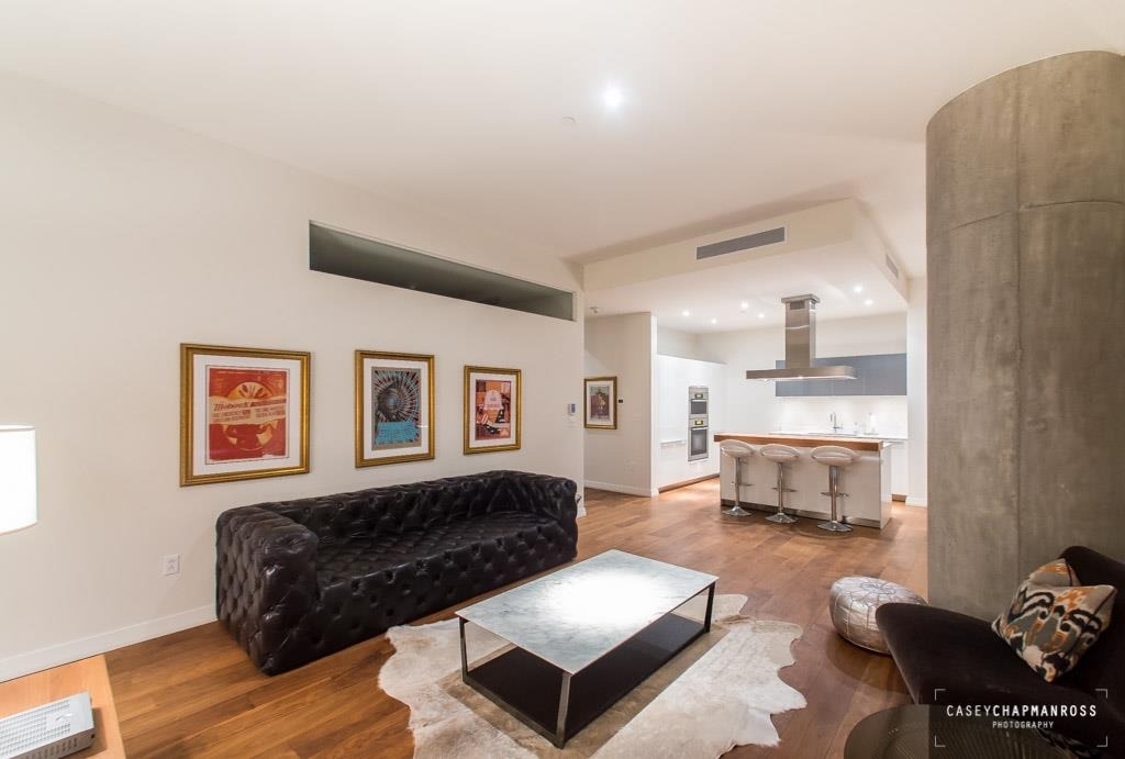 210 Lavaca St - Photo 3