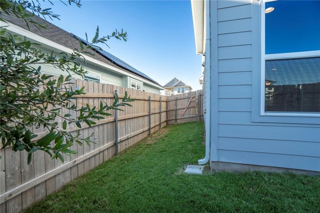 9507 Morning Iris Dr - Photo 32