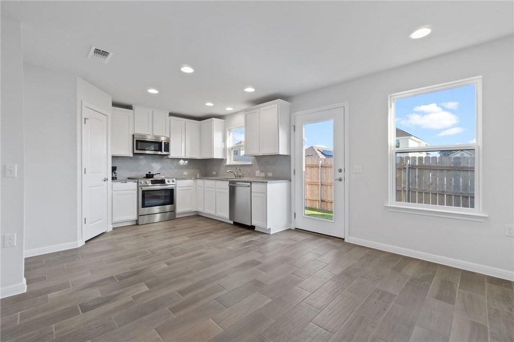 9507 Morning Iris Dr - Photo 3