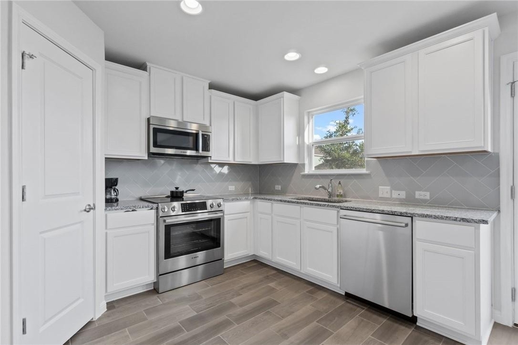 9507 Morning Iris Dr - Photo 2