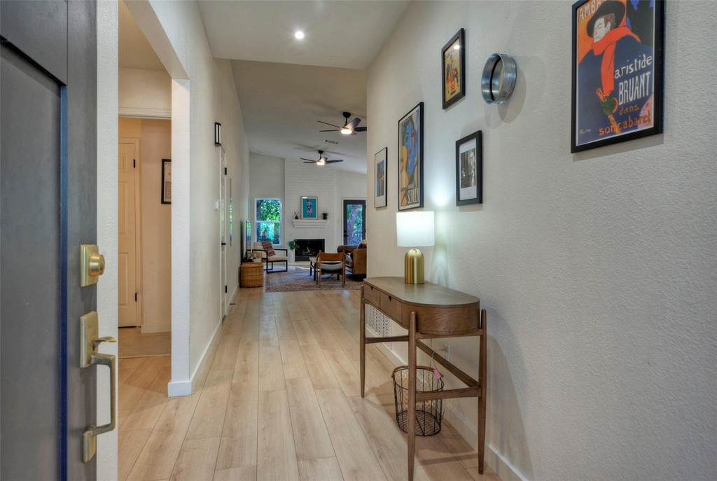 8406 Los Ranchos Dr - Photo 3