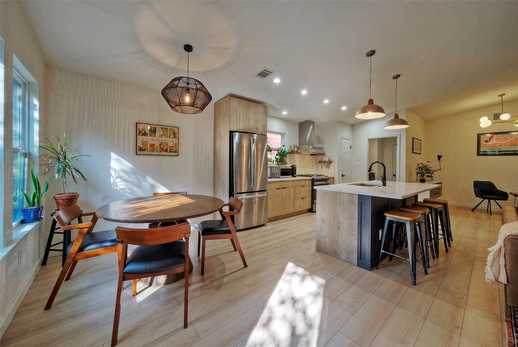 8406 Los Ranchos Dr - Photo 9