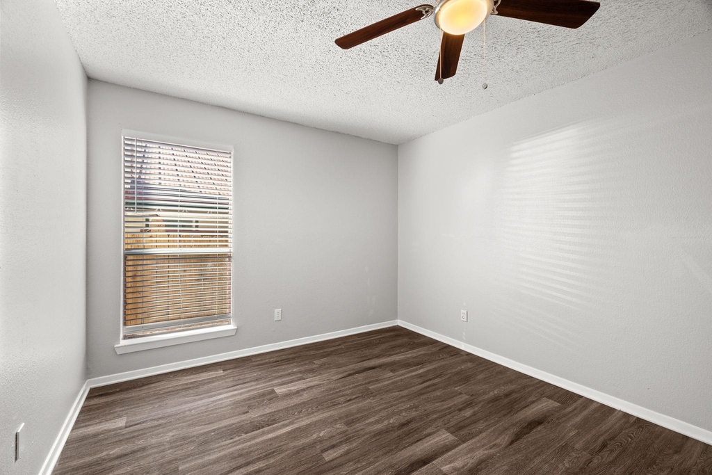 12130 Thompkins Dr - Photo 20