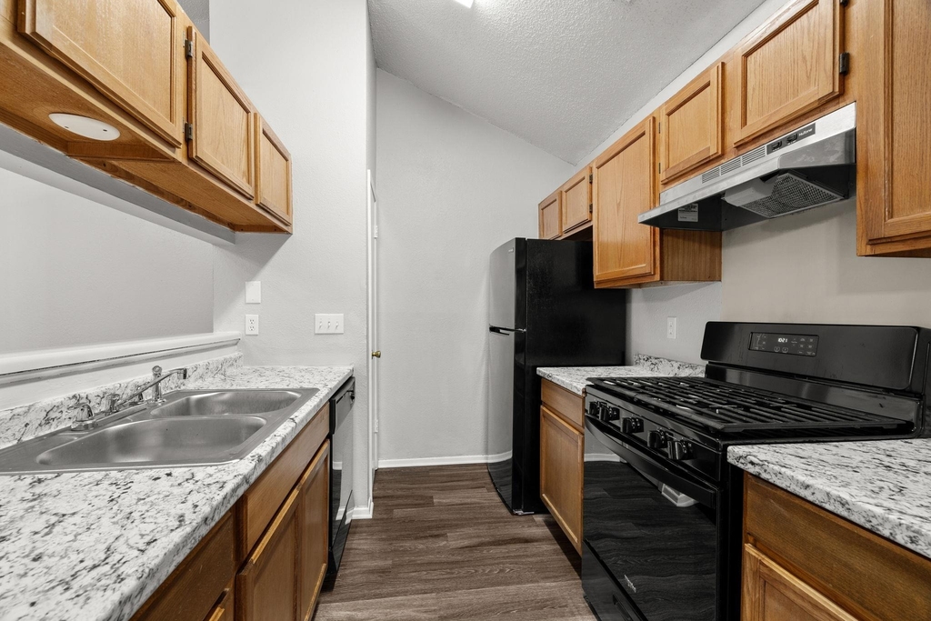 12130 Thompkins Dr - Photo 15