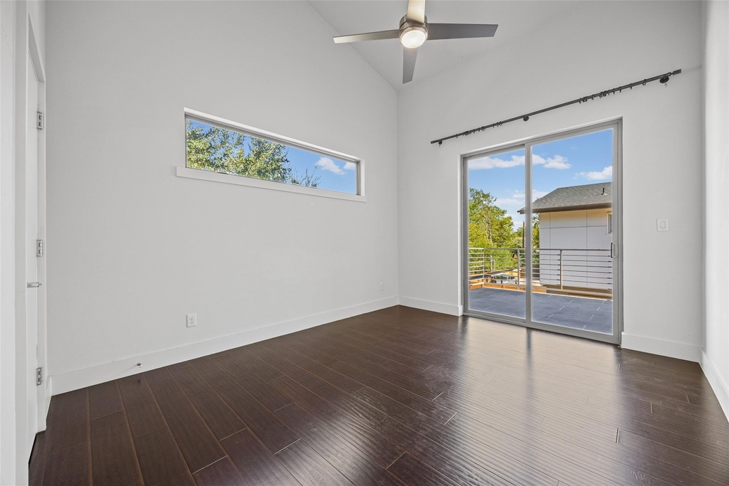 502 W 51st St - Photo 13