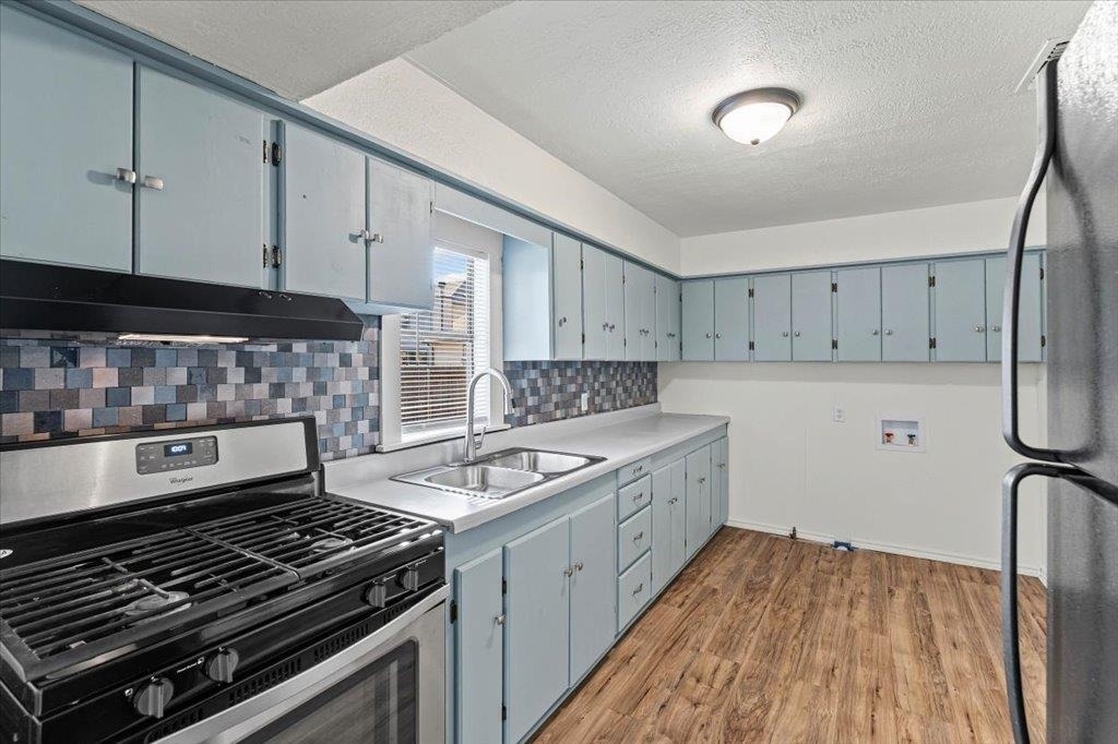 205 Cisneros St - Photo 3