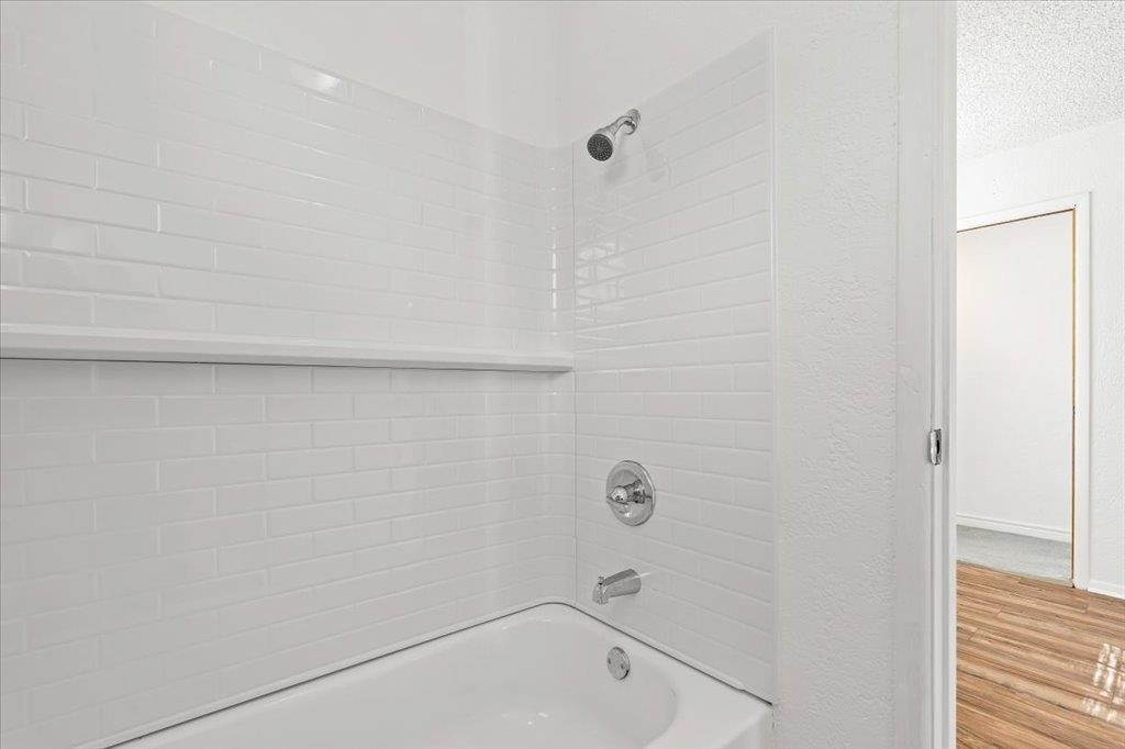 205 Cisneros St - Photo 12
