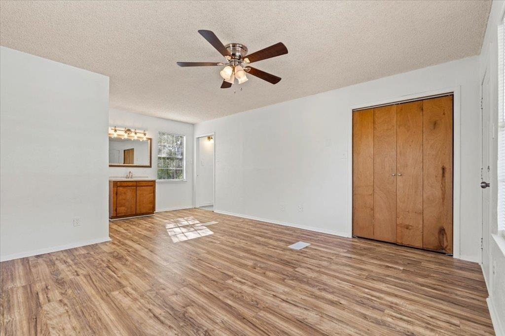 205 Cisneros St - Photo 8