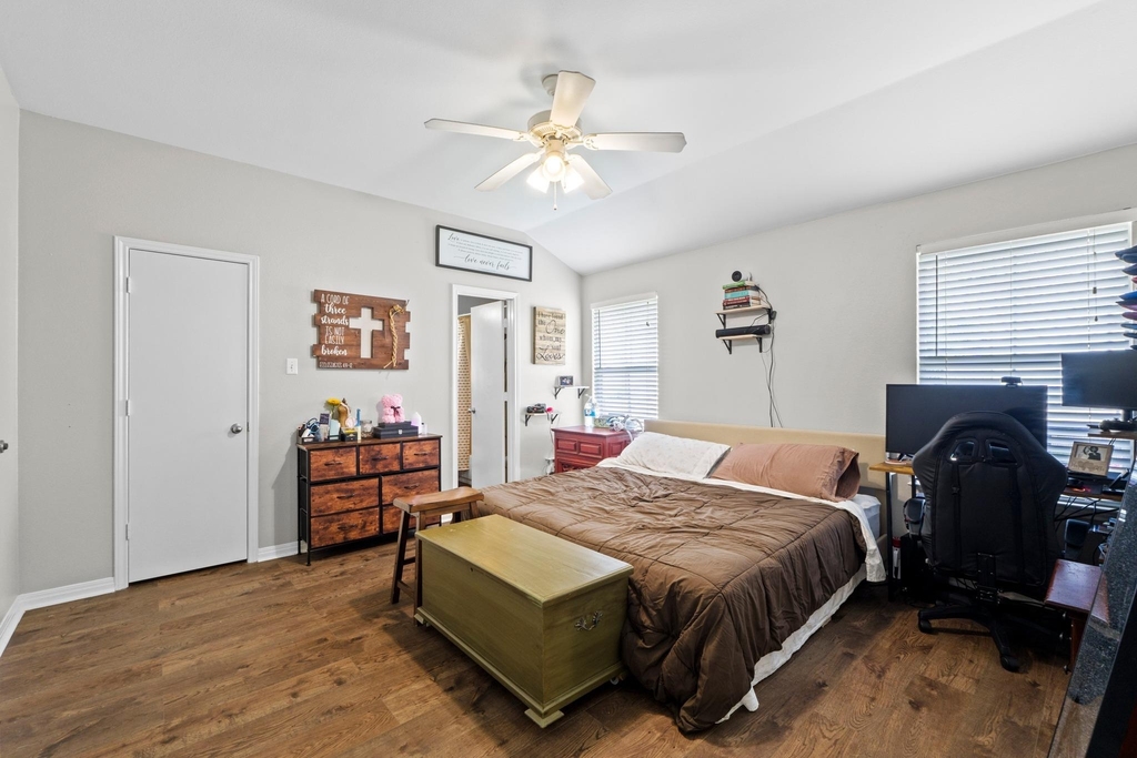 245 Marvin Cv - Photo 14