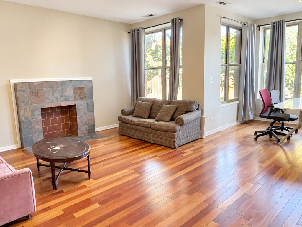 5142 S Ingleside Avenue - Photo 1