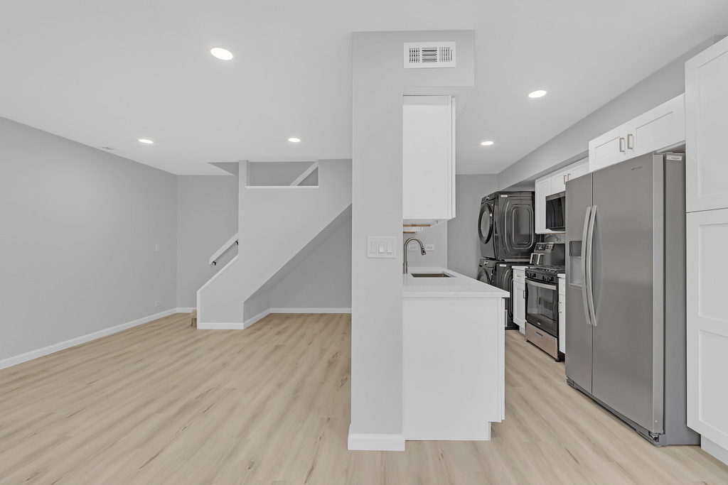 1353 Cove Drive - Photo 3