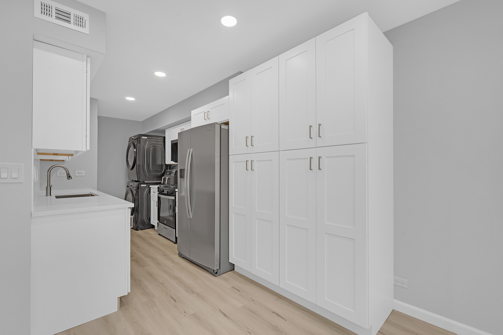 1353 Cove Drive - Photo 5