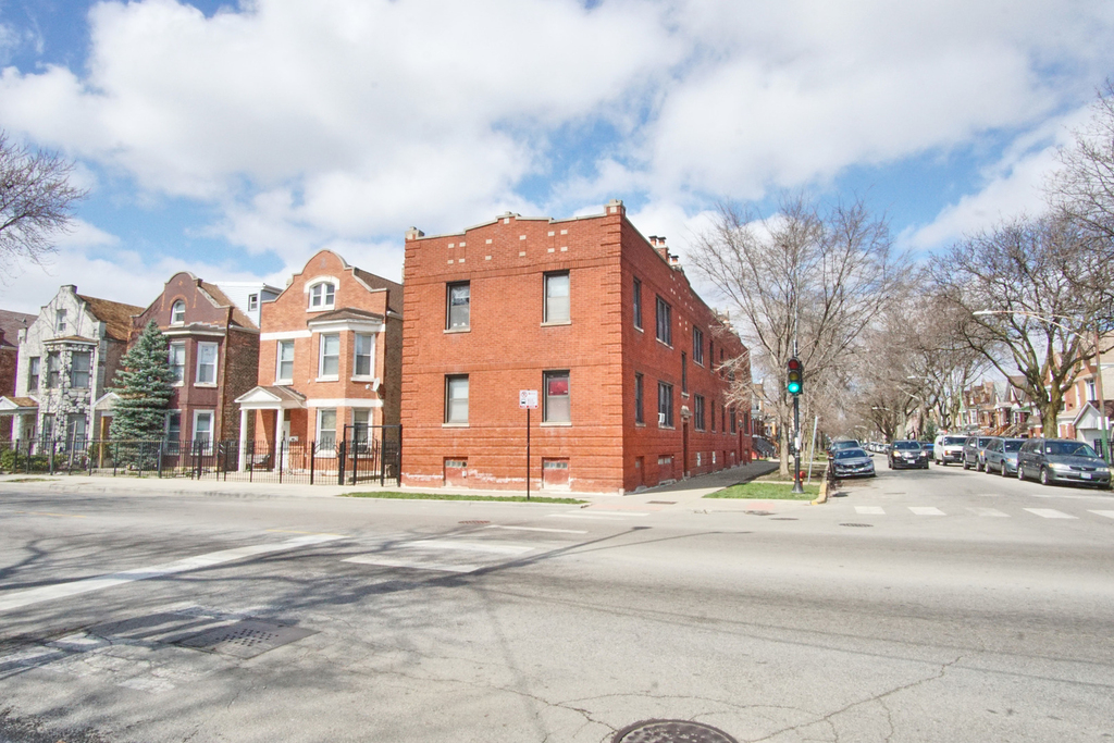 3056 S Keeler Avenue - Photo 0