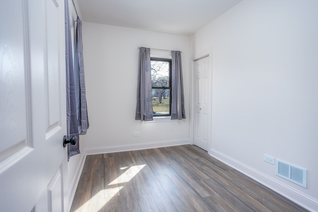 3056 S Keeler Avenue - Photo 4