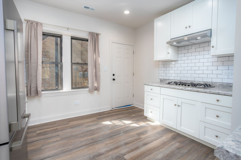 3056 S Keeler Avenue - Photo 3