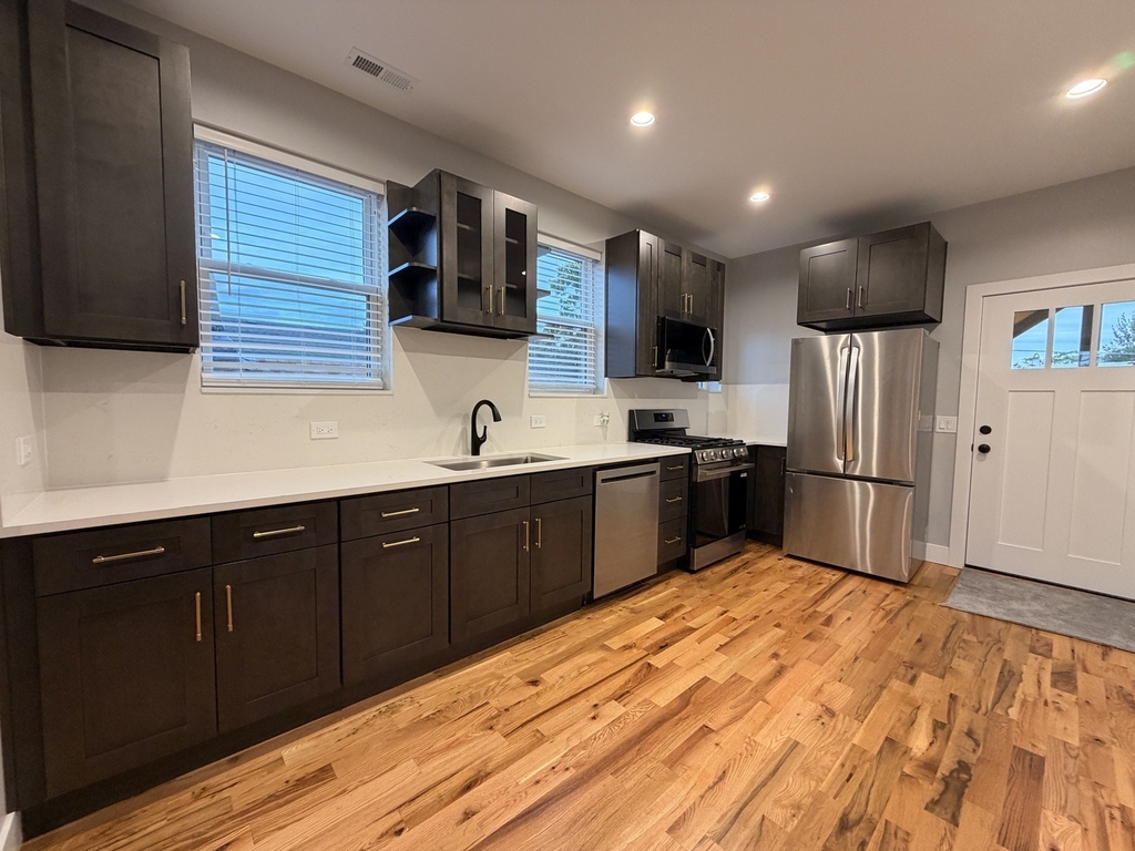 2227 W 21st Street - Photo 2