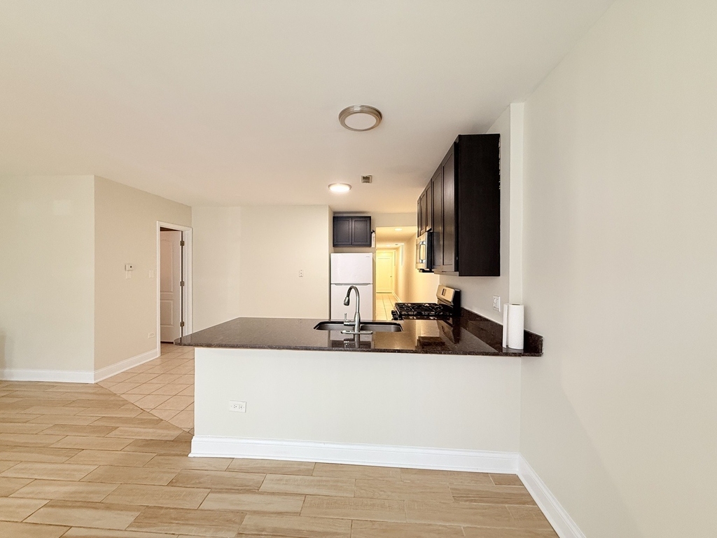 2731 W Polk Street - Photo 3