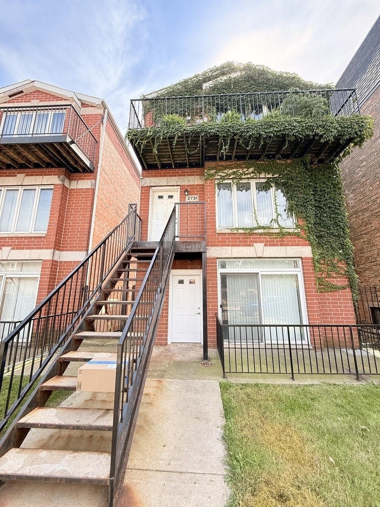2731 W Polk Street - Photo 0