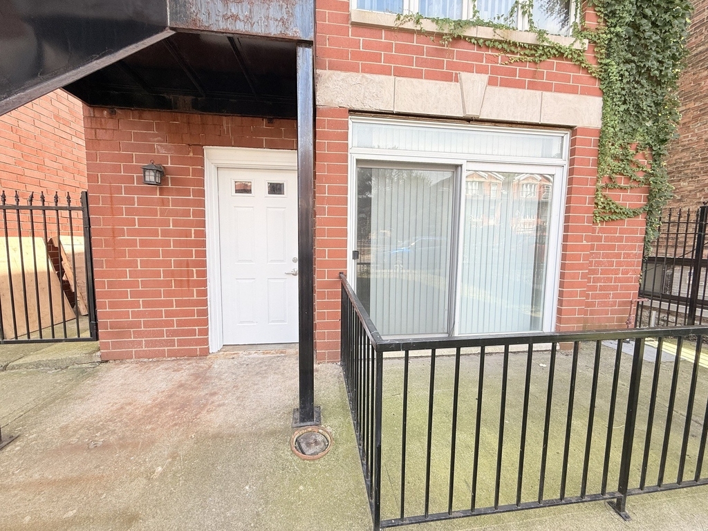 2731 W Polk Street - Photo 1