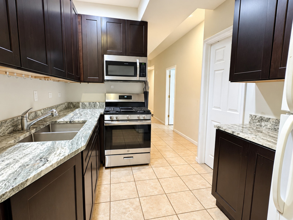 5134 S Ingleside Avenue - Photo 5