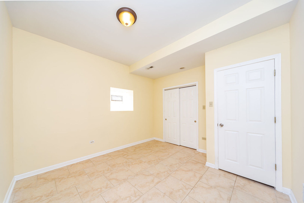 7554 N Claremont Avenue - Photo 8