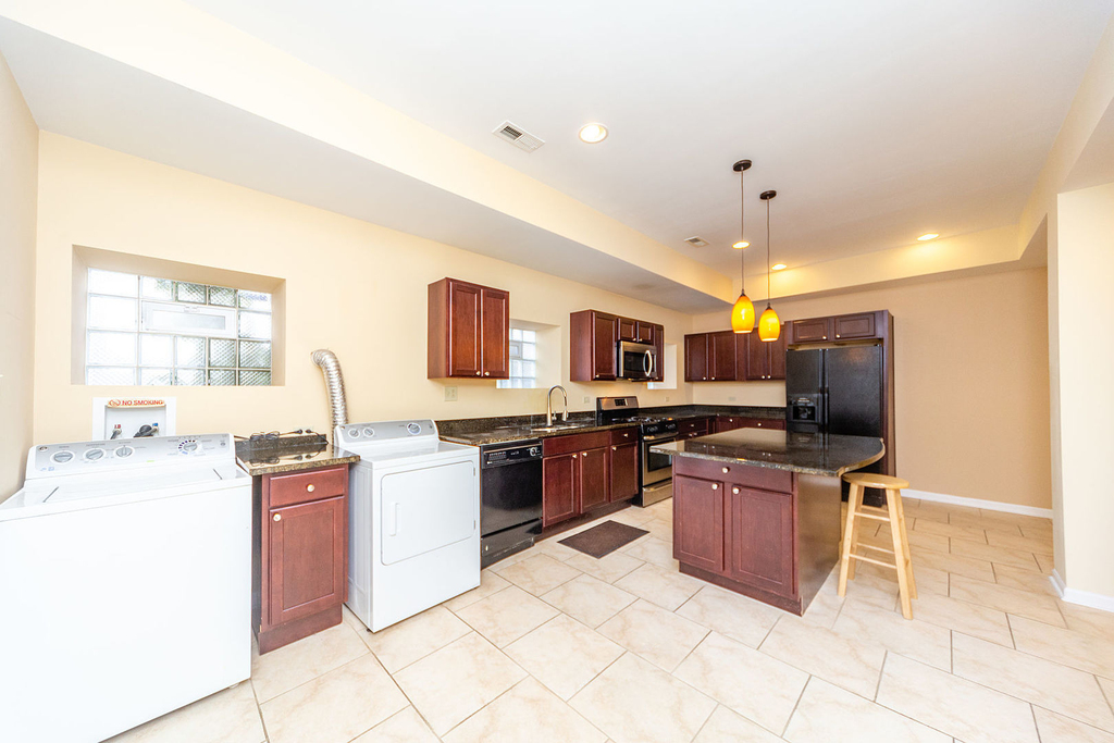 7554 N Claremont Avenue - Photo 6